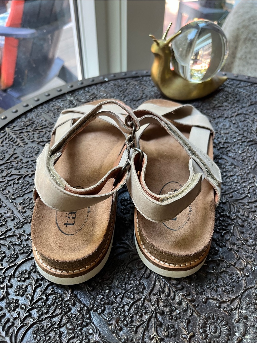 NEW TAOS SIDEWAYS SANDALS IN STONE 38 EU 7-7.5 US - Picture 7 of 8